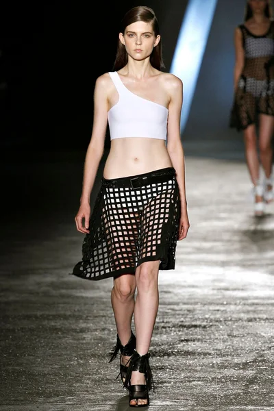 Look 3